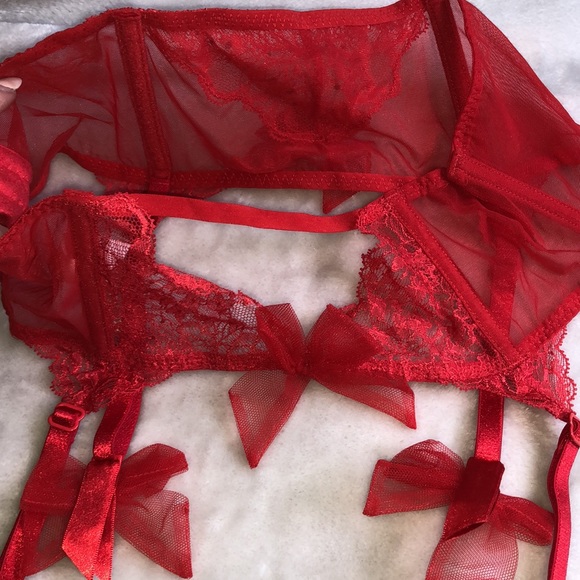 NWT Victoria’s Secret Red Lace Garter Belt/Skirt - Rhinestones & Bows - Size M/L - Picture 9 of 10